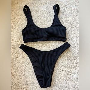 Black ribbed bikini set